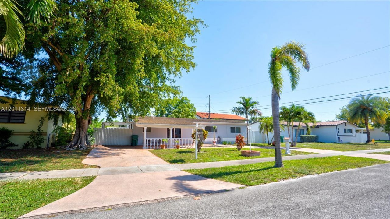 7855 SW 22nd St , Miami, FL 33155 Photo