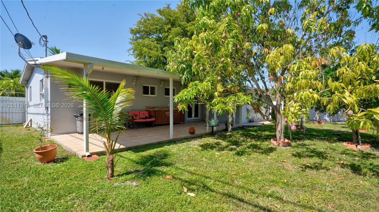 7855 SW 22nd St , Miami, FL 33155 Photo