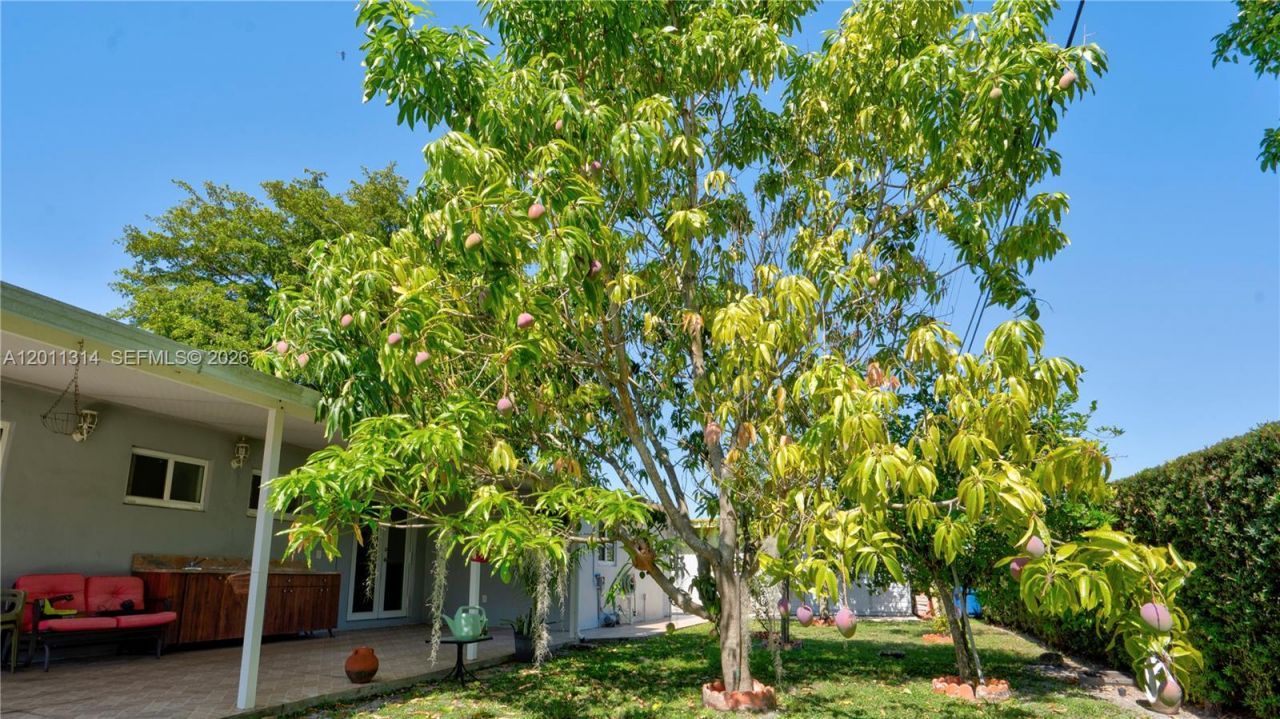 7855 SW 22nd St , Miami, FL 33155 Photo