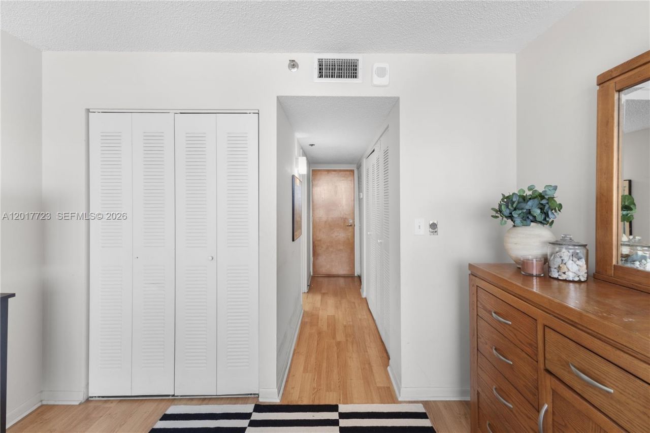 7601 E Treasure Dr , Unit 2001, North Bay Village, FL 33141 Photo