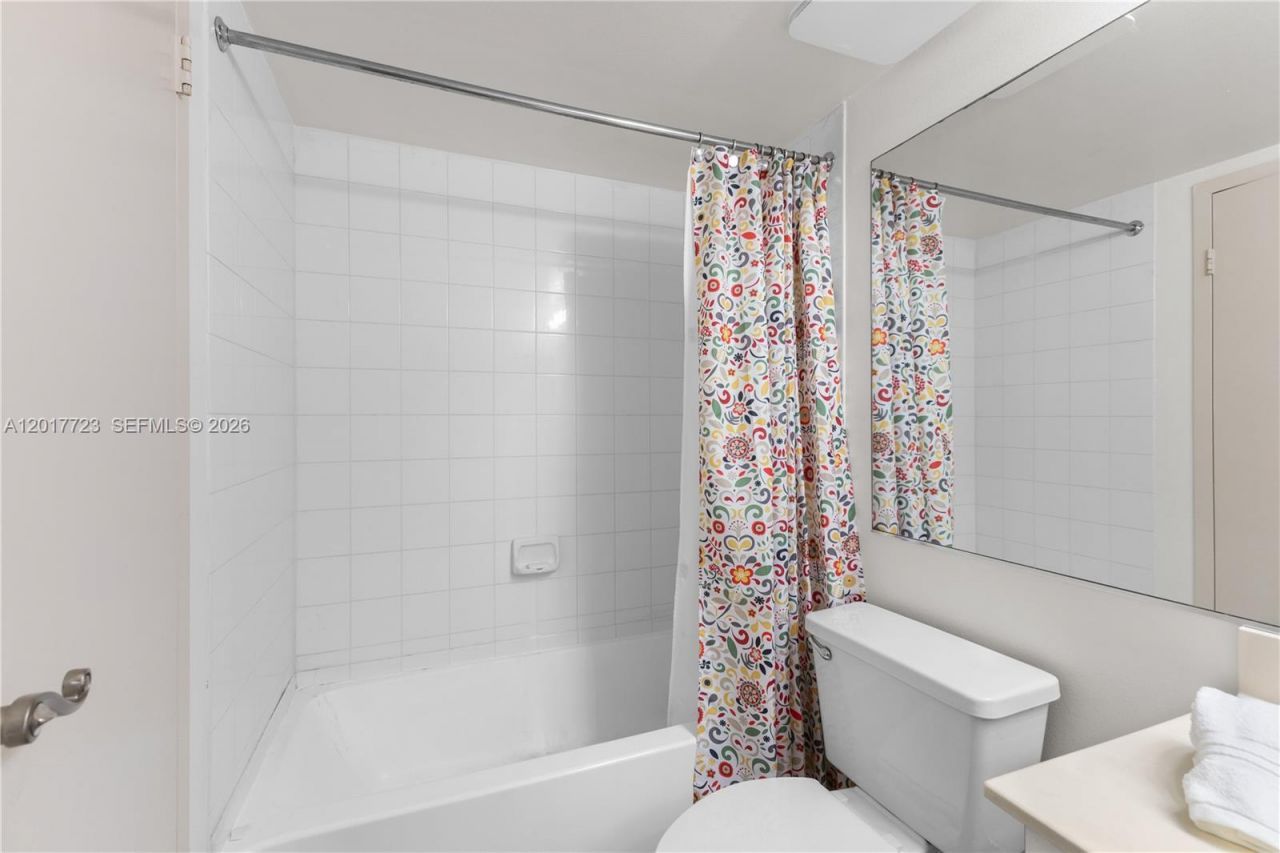 7601 E Treasure Dr , Unit 2001, North Bay Village, FL 33141 Photo