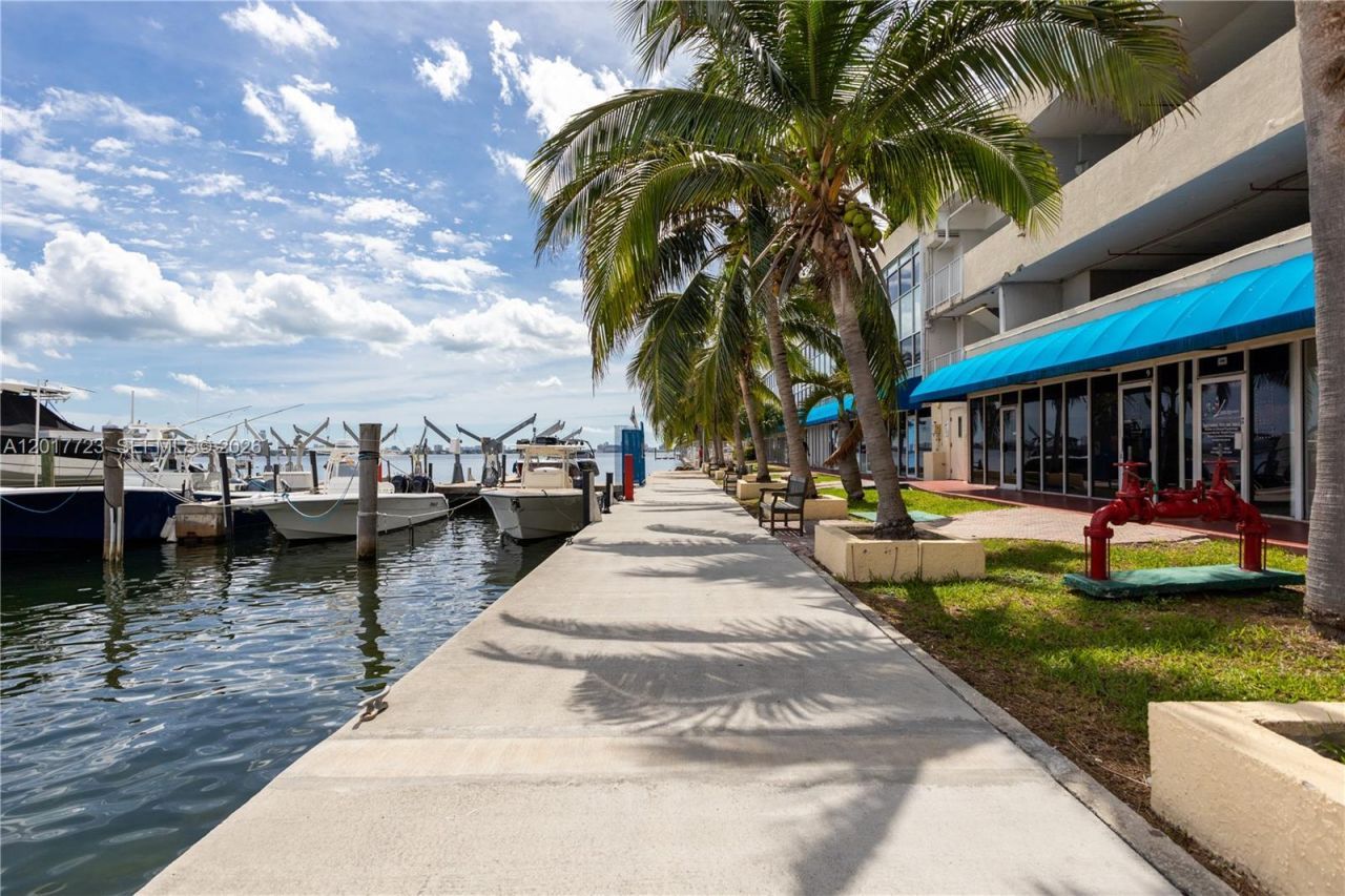 7601 E Treasure Dr , Unit 2001, North Bay Village, FL 33141 Photo