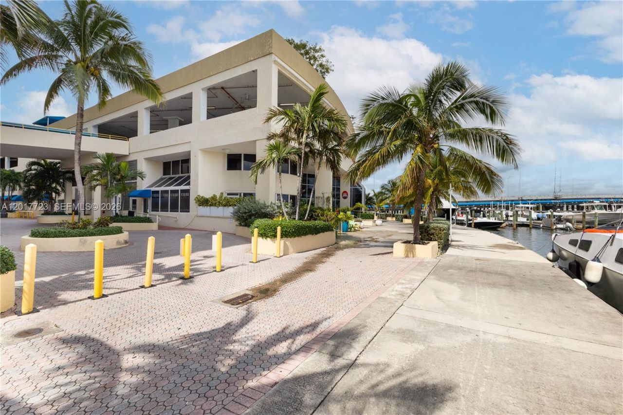 7601 E Treasure Dr , Unit 2001, North Bay Village, FL 33141 Photo