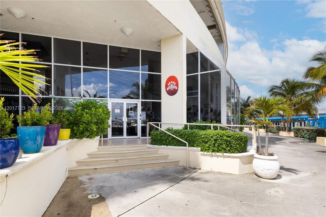 7601 E Treasure Dr , Unit 2001, North Bay Village, FL 33141 Photo