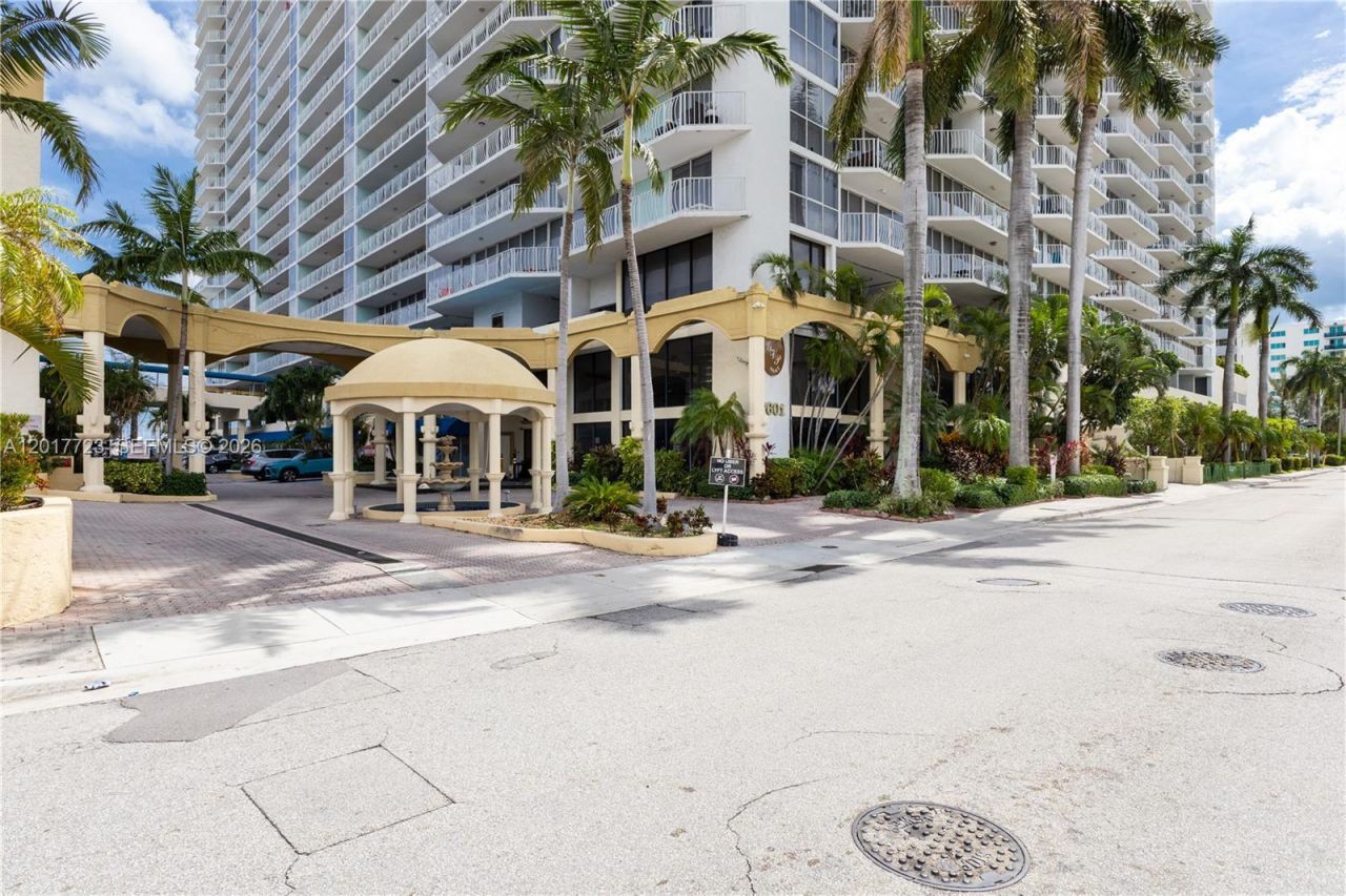7601 E Treasure Dr , Unit 2001, North Bay Village, FL 33141 Photo