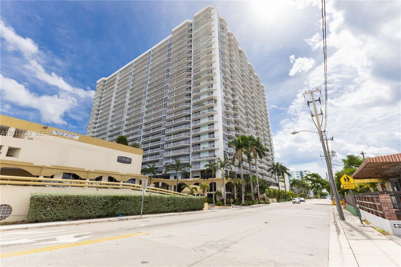 7601 E Treasure Dr , Unit 2001, North Bay Village, FL 33141 Photo