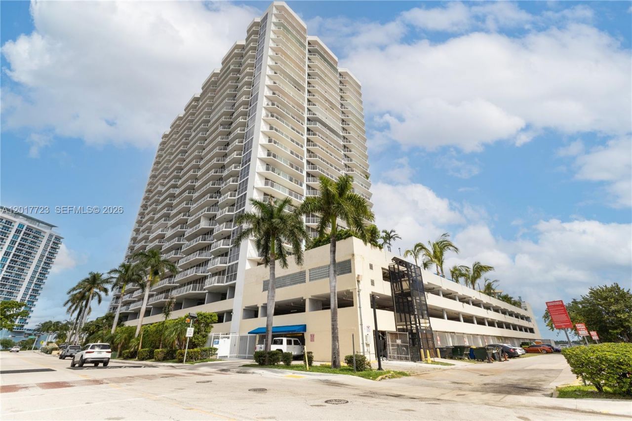 7601 E Treasure Dr , Unit 2001, North Bay Village, FL 33141 Photo