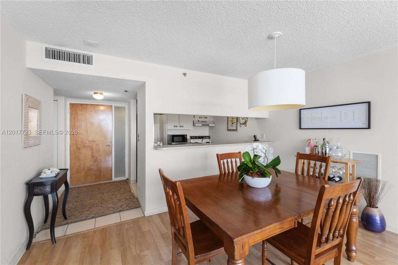7601 E Treasure Dr , Unit 2001, North Bay Village, FL 33141 Photo
