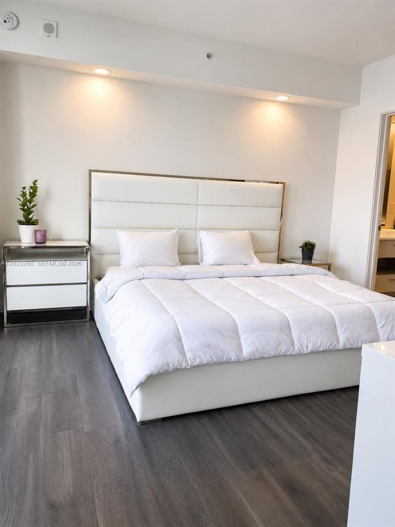 45 SW 9th St, Unit 2908, Miami, FL 33130 Photo