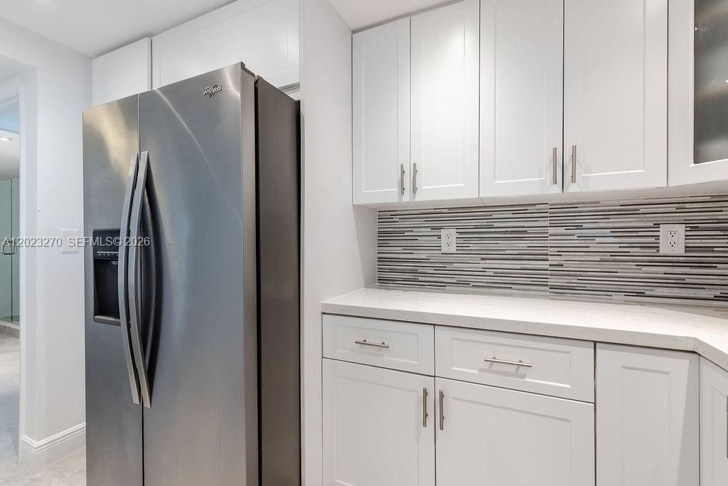600 Parkview Dr , Unit 829, Hallandale Beach, FL 33009 Photo
