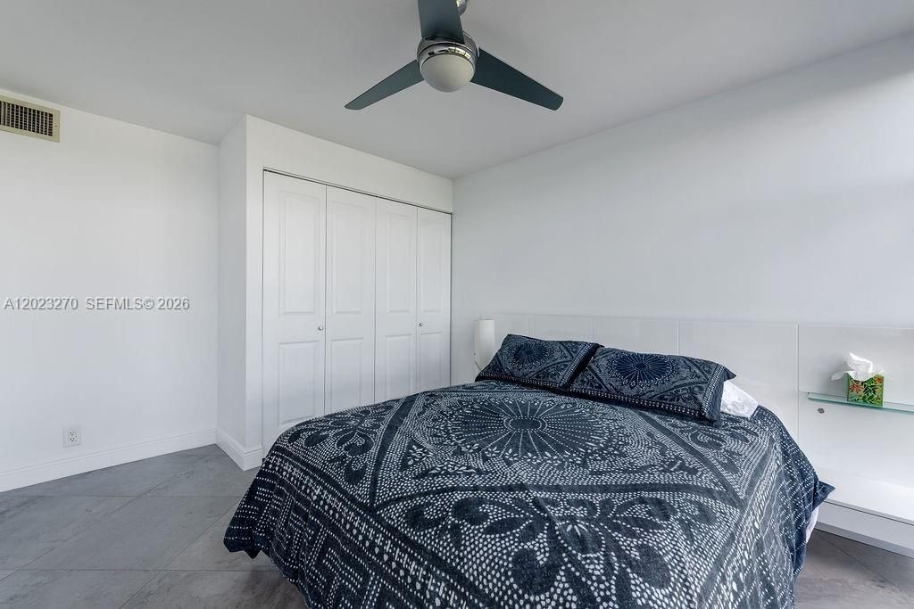 600 Parkview Dr , Unit 829, Hallandale Beach, FL 33009 Photo