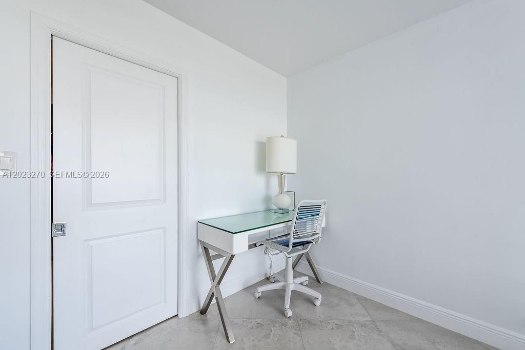 600 Parkview Dr , Unit 829, Hallandale Beach, FL 33009 Photo
