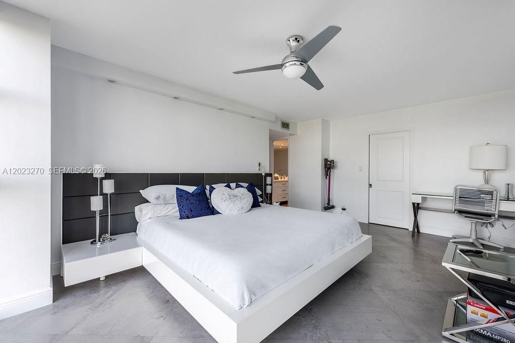 600 Parkview Dr , Unit 829, Hallandale Beach, FL 33009 Photo