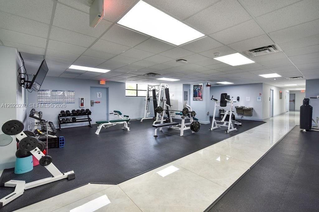 600 Parkview Dr , Unit 829, Hallandale Beach, FL 33009 Photo