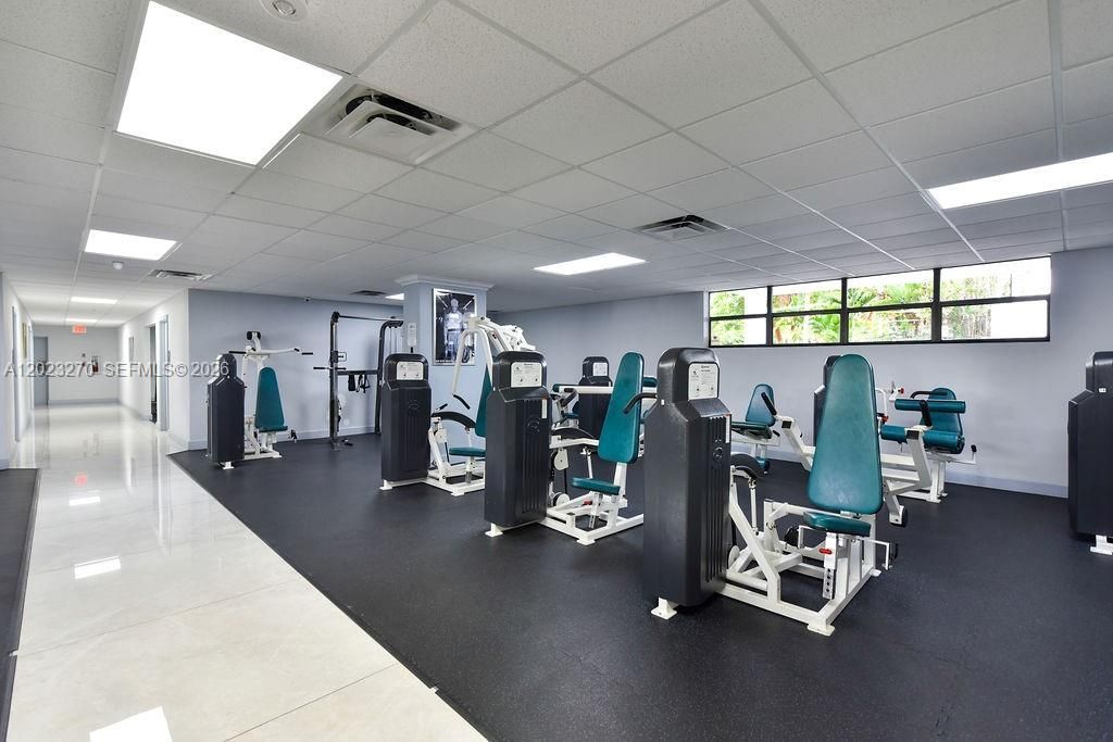 600 Parkview Dr , Unit 829, Hallandale Beach, FL 33009 Photo