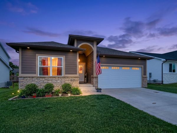 645 Pine Avenue, Norwalk, IA 50211