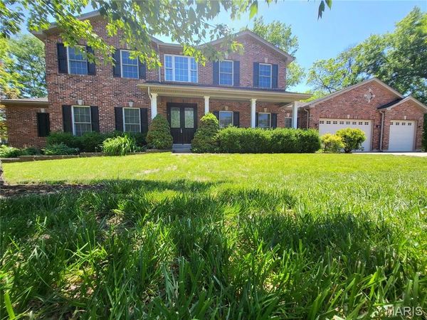 1 Crabapple Court , Olivette, MO 63132