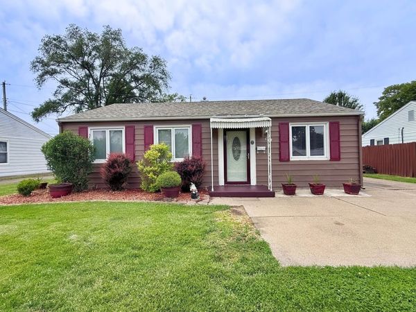 971 41st Street , Moline, IL 61265
