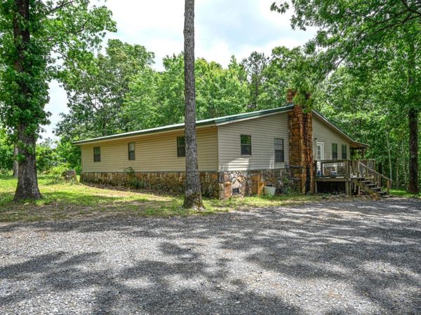 136 Shady Oaks Lane, Mena, AR 71953