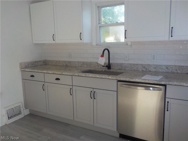 3912 Oak Park Avenue, Cleveland, OH 44109 Photo 6