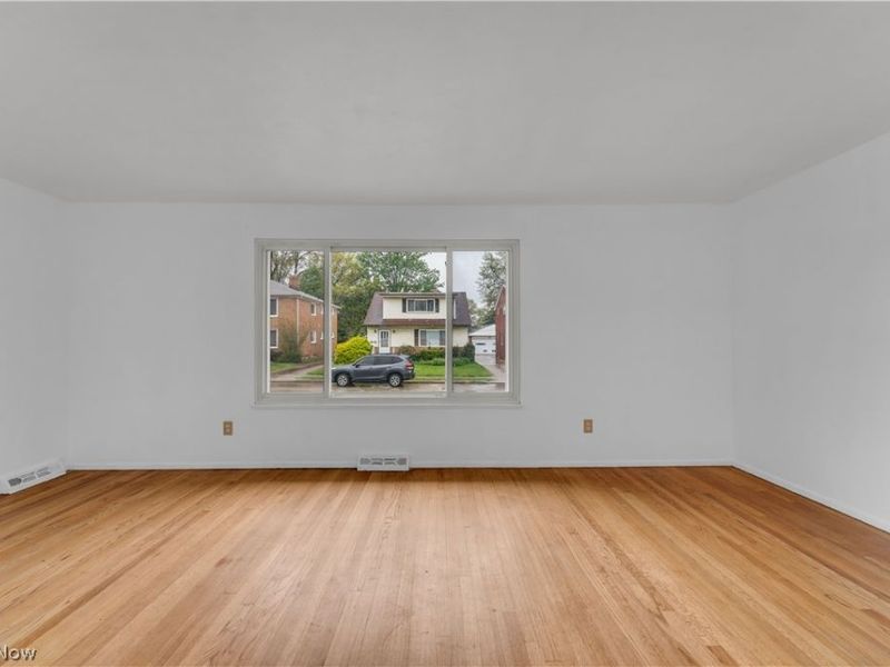 927 E 216th Street, Euclid, OH 44119 Photo 8