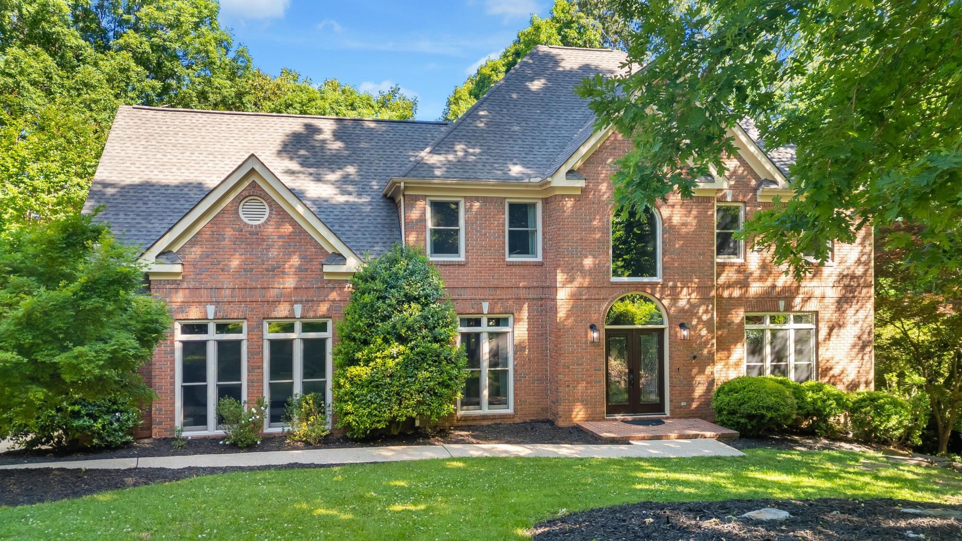 1905 Summer Breeze Lane, Hixson, TN 37343 Main Photo