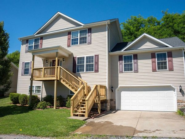 156 Auburn Drive, Morgantown, WV 26501