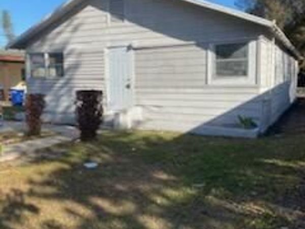 1102 Avenue G, Fort Pierce, FL 34950
