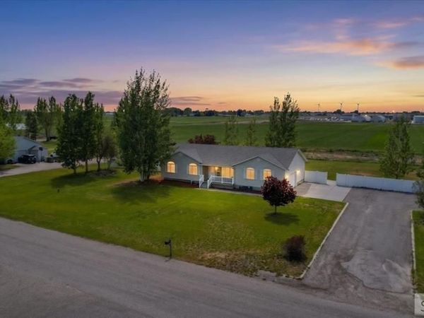 389 N 4050 E, RIGBY, ID 83442