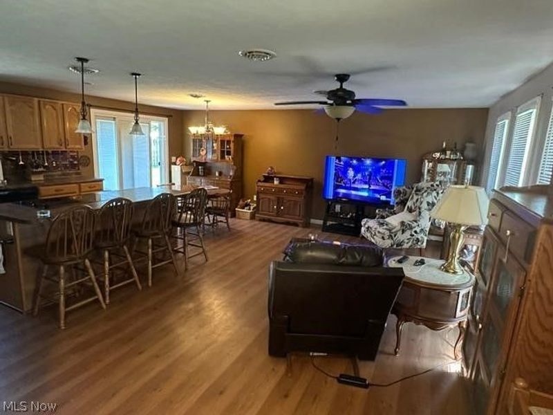 454 Oaknoll Drive , Amherst, OH 44001 Photo 7