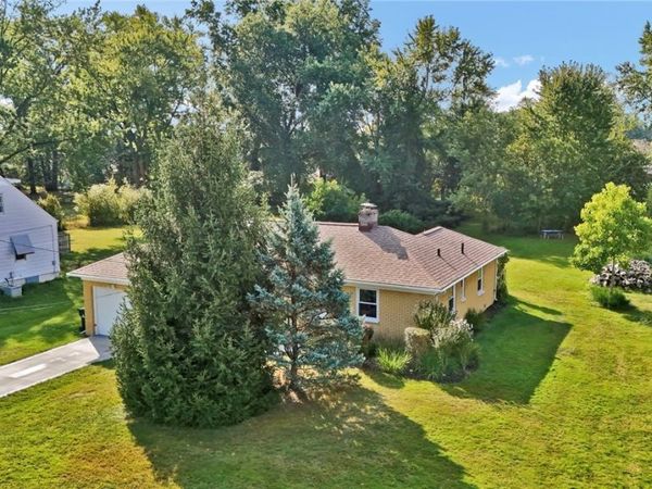 25255 Maple Ridge Road , North Olmsted, OH 44070
