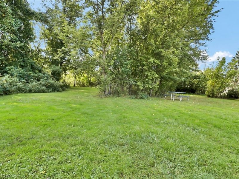 25255 Maple Ridge Road , North Olmsted, OH 44070 Photo 31