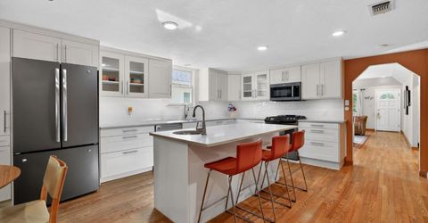 3957 Miller Way, Sacramento, CA 95817 Photo
