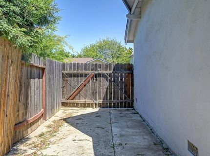 1705 Pluto Way, Sacramento, CA 95864 Photo