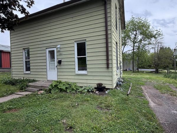1307 10th Street , Eldora, IA 50627