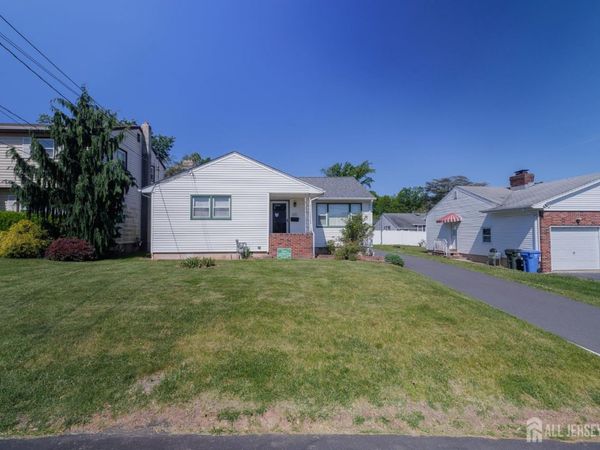 829 Harrell Avenue, Woodbridge, NJ 07095