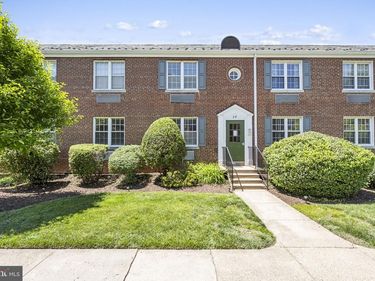 24 AUBURN COURT , Unit A, ALEXANDRIA, VA 22305
