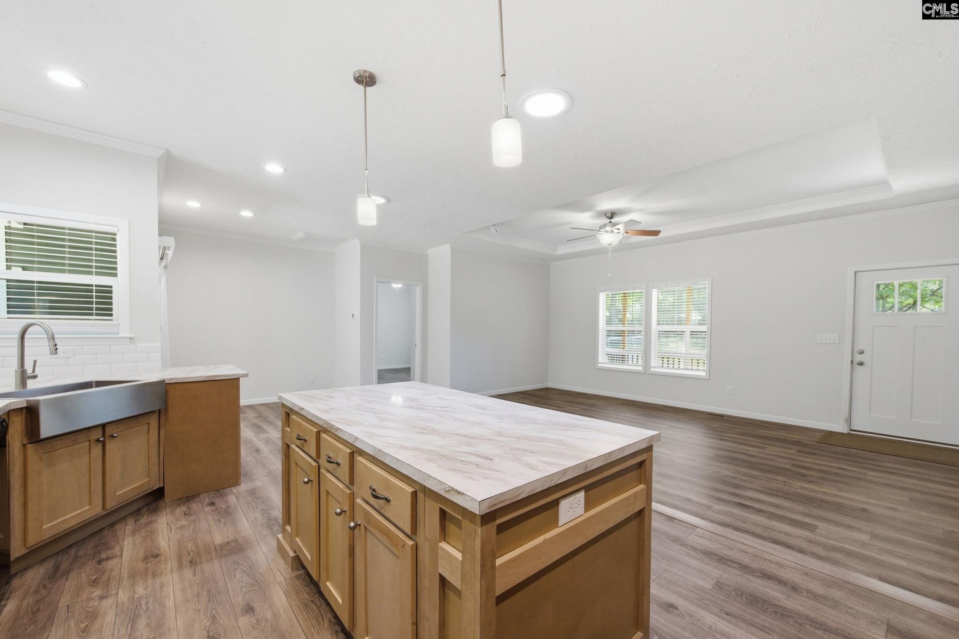 1605 S Lake Drive  Photo 10