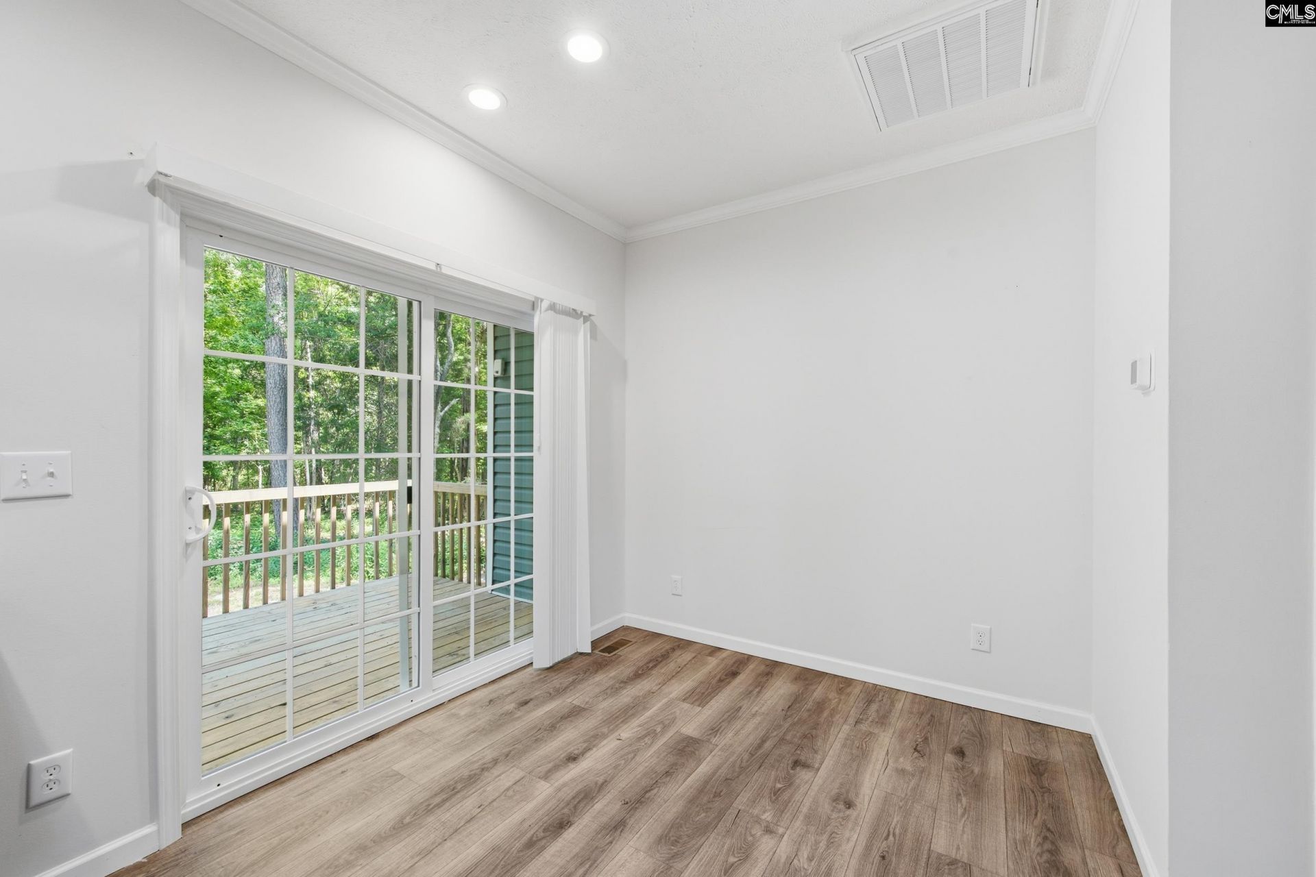 1605 S Lake Drive  Photo 11