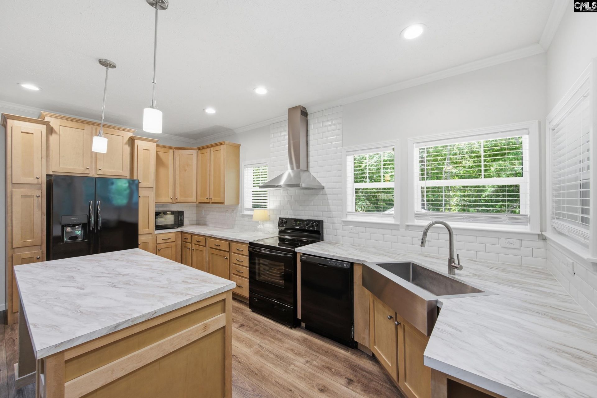 1605 S Lake Drive  Photo 9