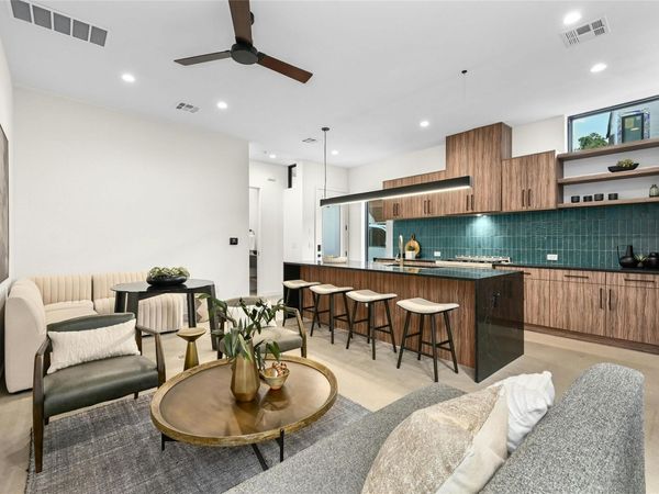 219 Lessin LN , Unit 6, Austin, TX 78704