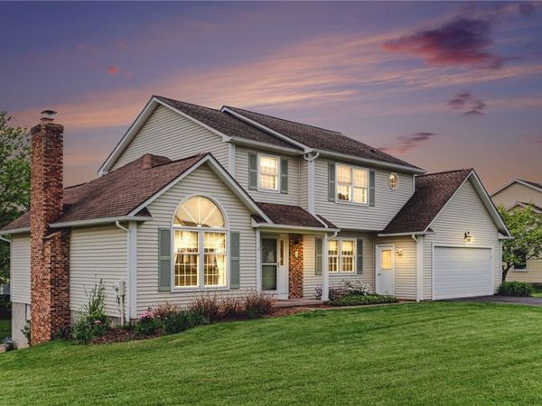 11 Stream View Cir , Fairport, NY 14450