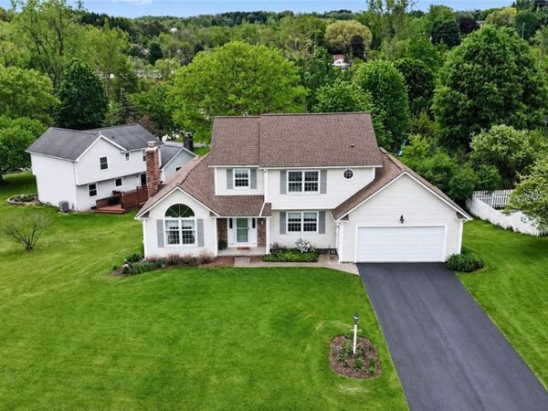 11 Stream View Cir, Fairport, NY 14450