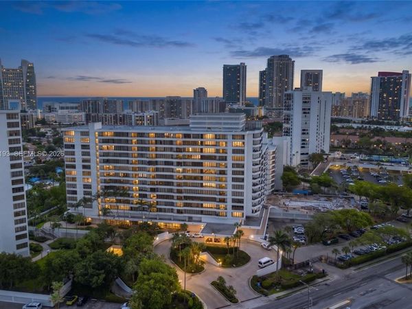 500 Three Islands Blvd , Unit 1008, Hallandale Beach, FL 33009