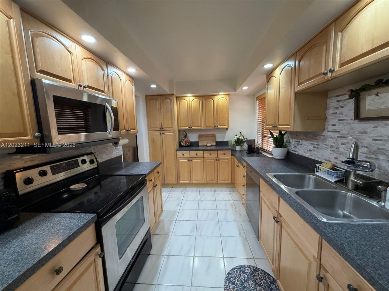 450 Commodore Dr , Unit 306, Plantation, FL 33325 Photo