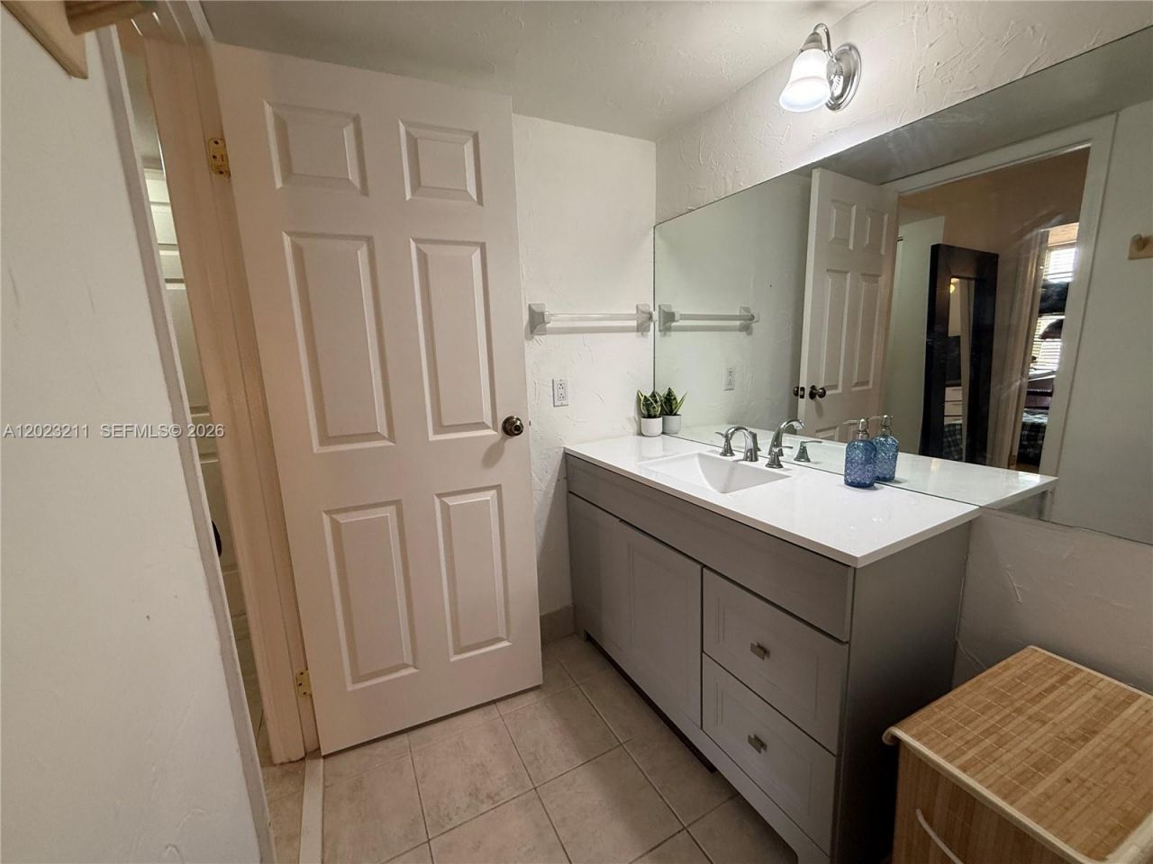 450 Commodore Dr , Unit 306, Plantation, FL 33325 Photo