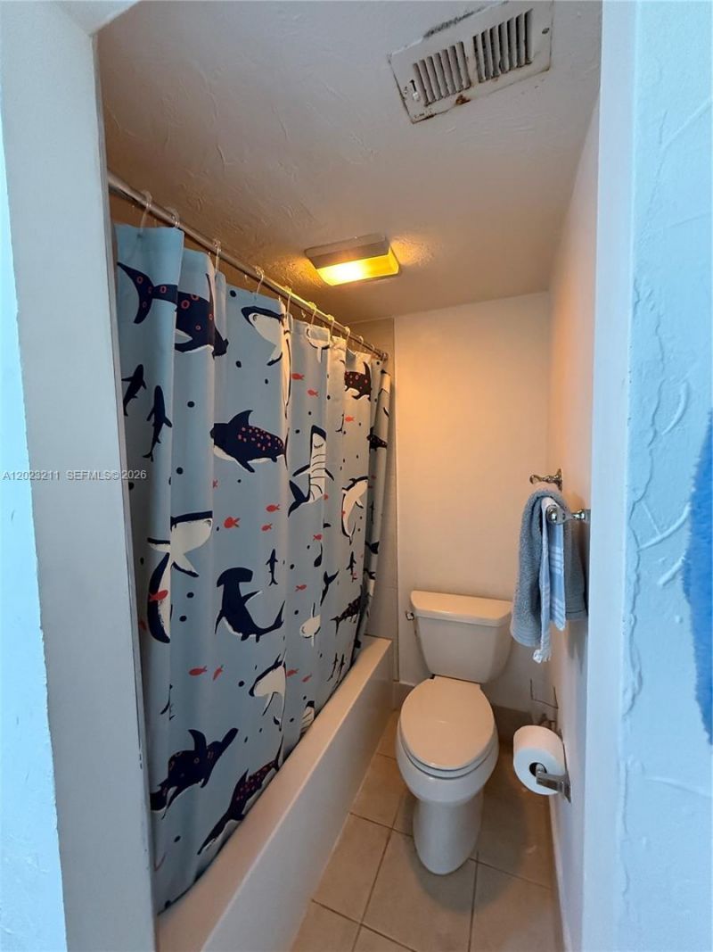 450 Commodore Dr , Unit 306, Plantation, FL 33325 Photo