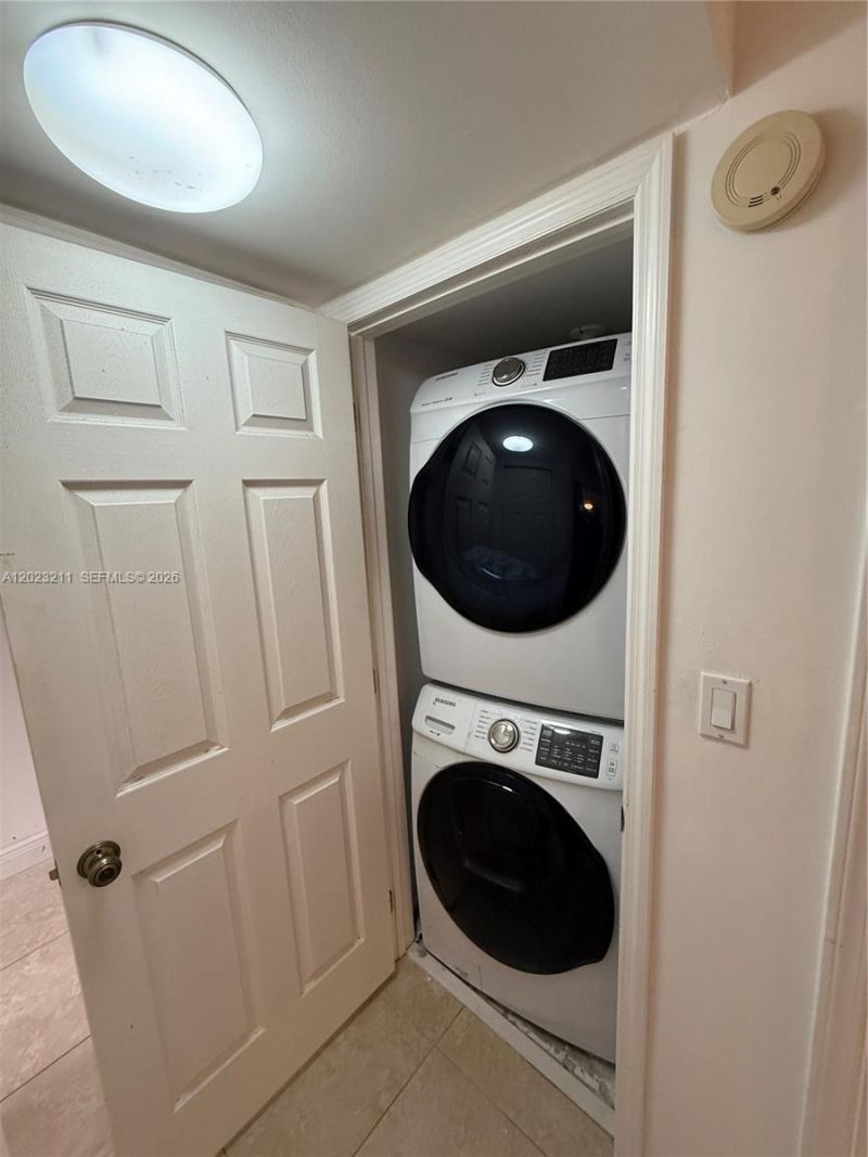 450 Commodore Dr , Unit 306, Plantation, FL 33325 Photo