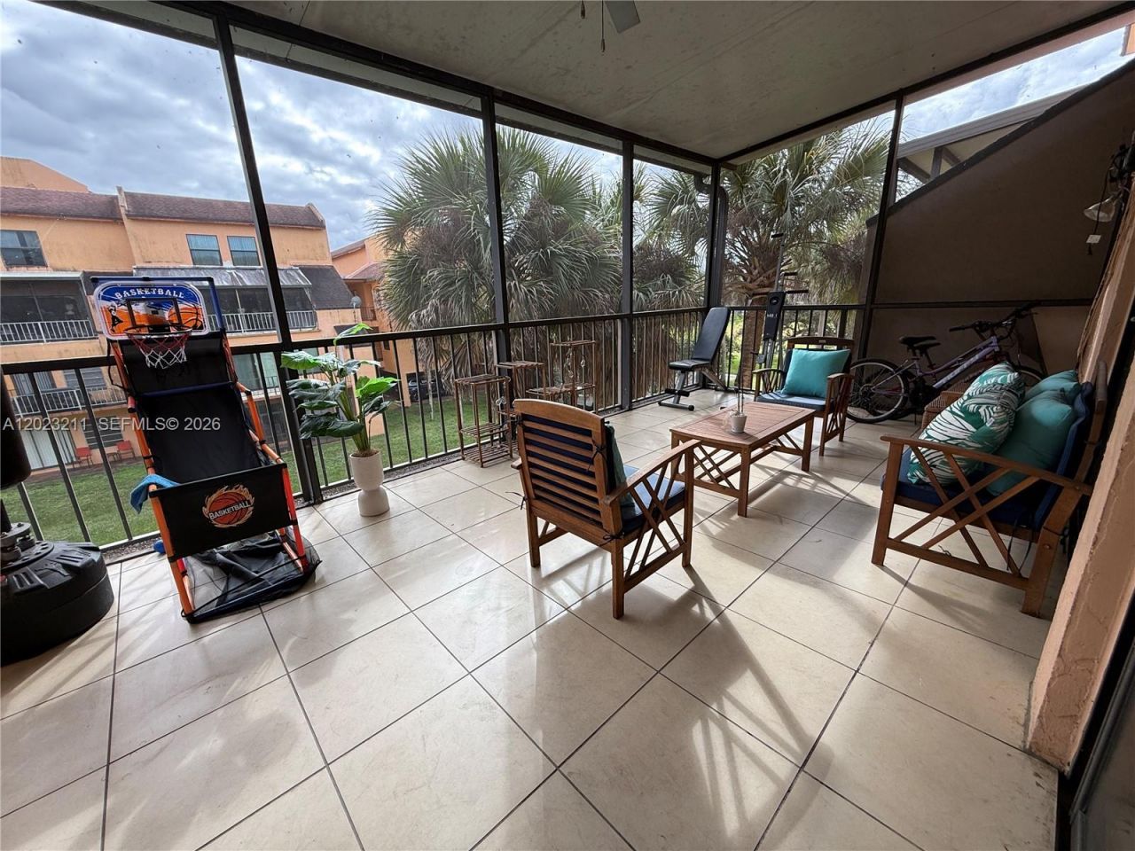 450 Commodore Dr , Unit 306, Plantation, FL 33325 Photo