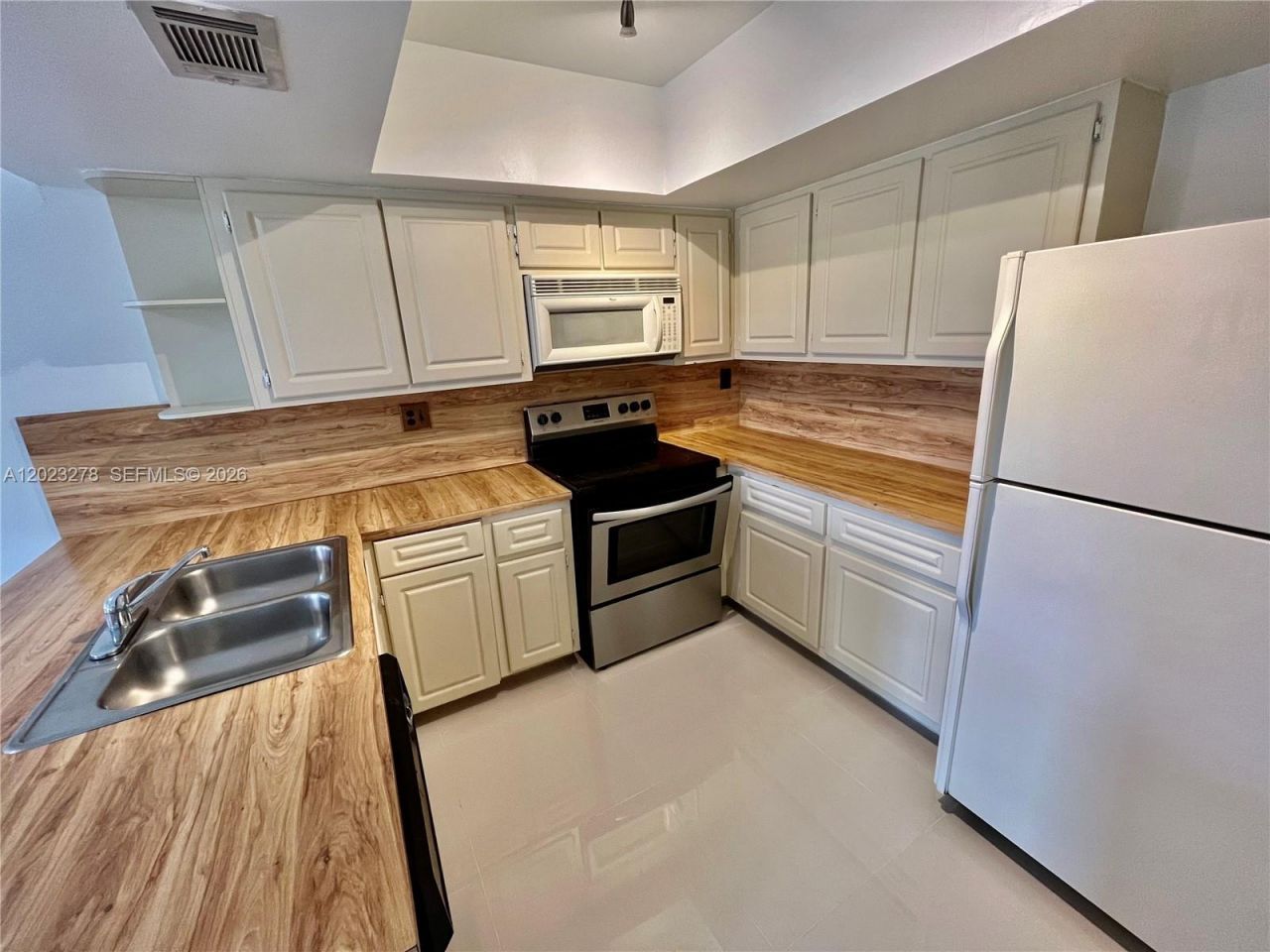 10893 NW 7th St , Unit 23-27, Miami, FL 33172 Photo